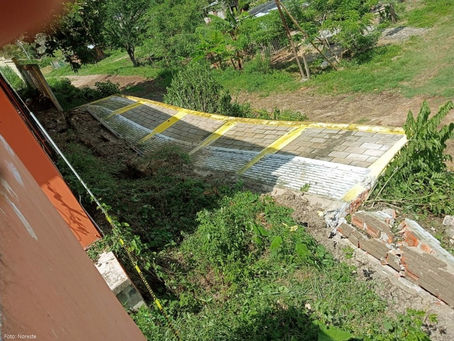 Tihuatlan: "COLAPSA BARDA DEL TELE BACHILLERATO DE TIHUATLÁN"