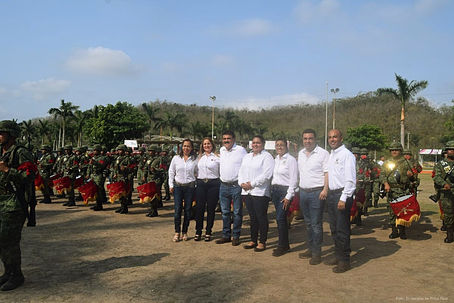 Tihuatlan: "EJÉRCITO MEXICANO INSTITUCIÓN GLORIOSA"