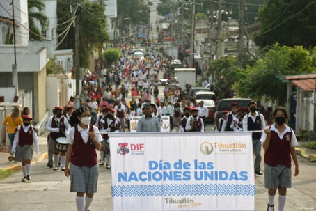 Tihuatlan: "REALIZAN DESFILE DE LAS NACIONES UNIDAS EN TIHUATLÁN"