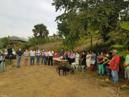 Tihuatlan: "ENTREGAN 37 ESCRITURAS EN TIHUATLÁN"