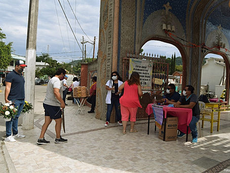 Tihuatlan: "POCA AFLUENCIA EN ÚLTIMO DÍA DE LOS FIELES DIFUNTOS EN TIHUATLÁN"