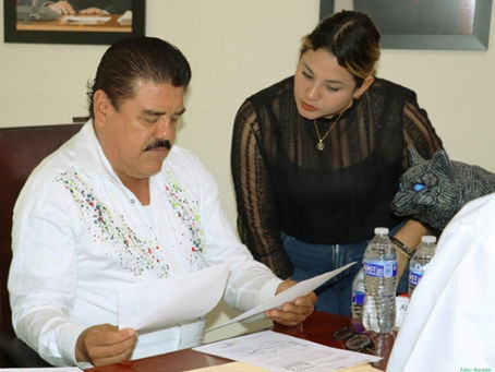 Tihuatlan: "EN FASE FINAL REVISIÓN DE “MI BECA FUERTE Y DIGNA”, EN TIHUATLÁN"