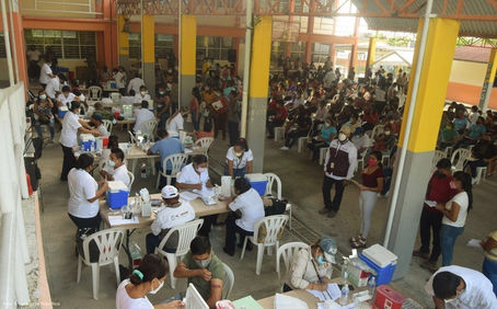 Tihuatlan: "JÓVENES ESPERAN SU SEGUNDA DOSIS"
