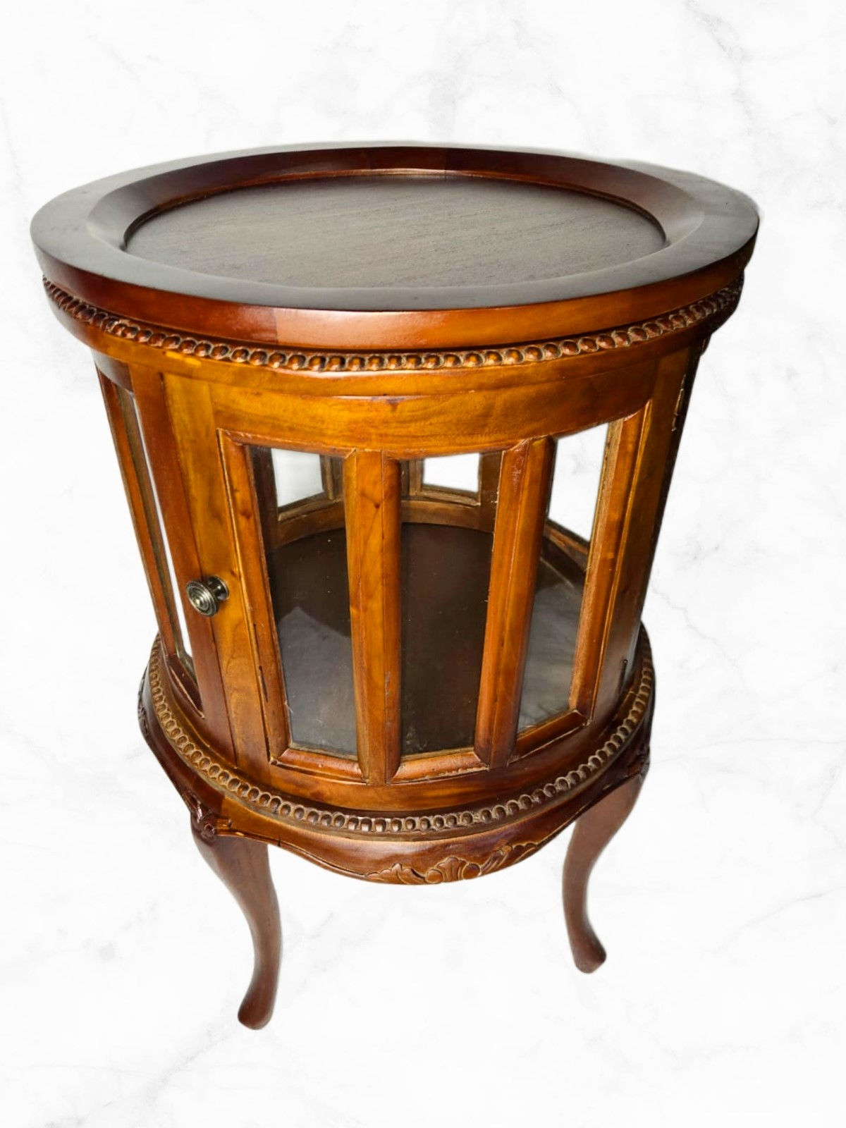 Barek w stylu ludwikowskim – Elegancki i stylowy design