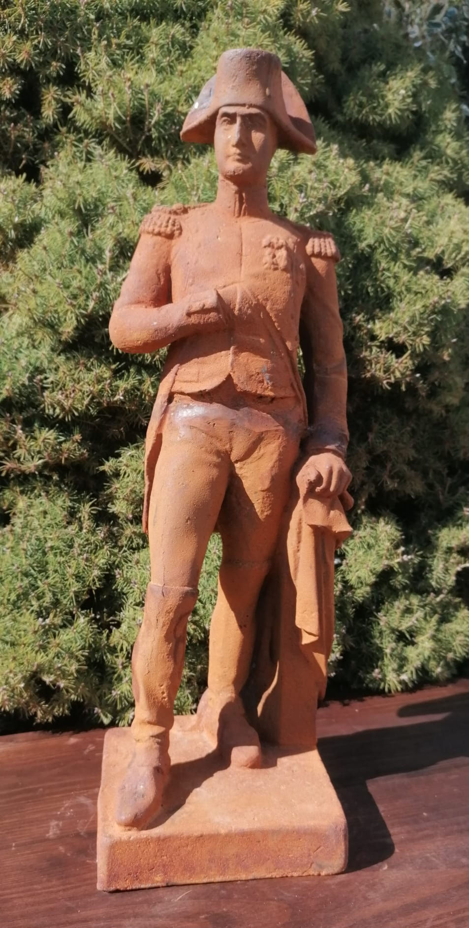 Miniatura: Żeliwna figura „Napoleon” 56 cm – Stylowa ozdoba