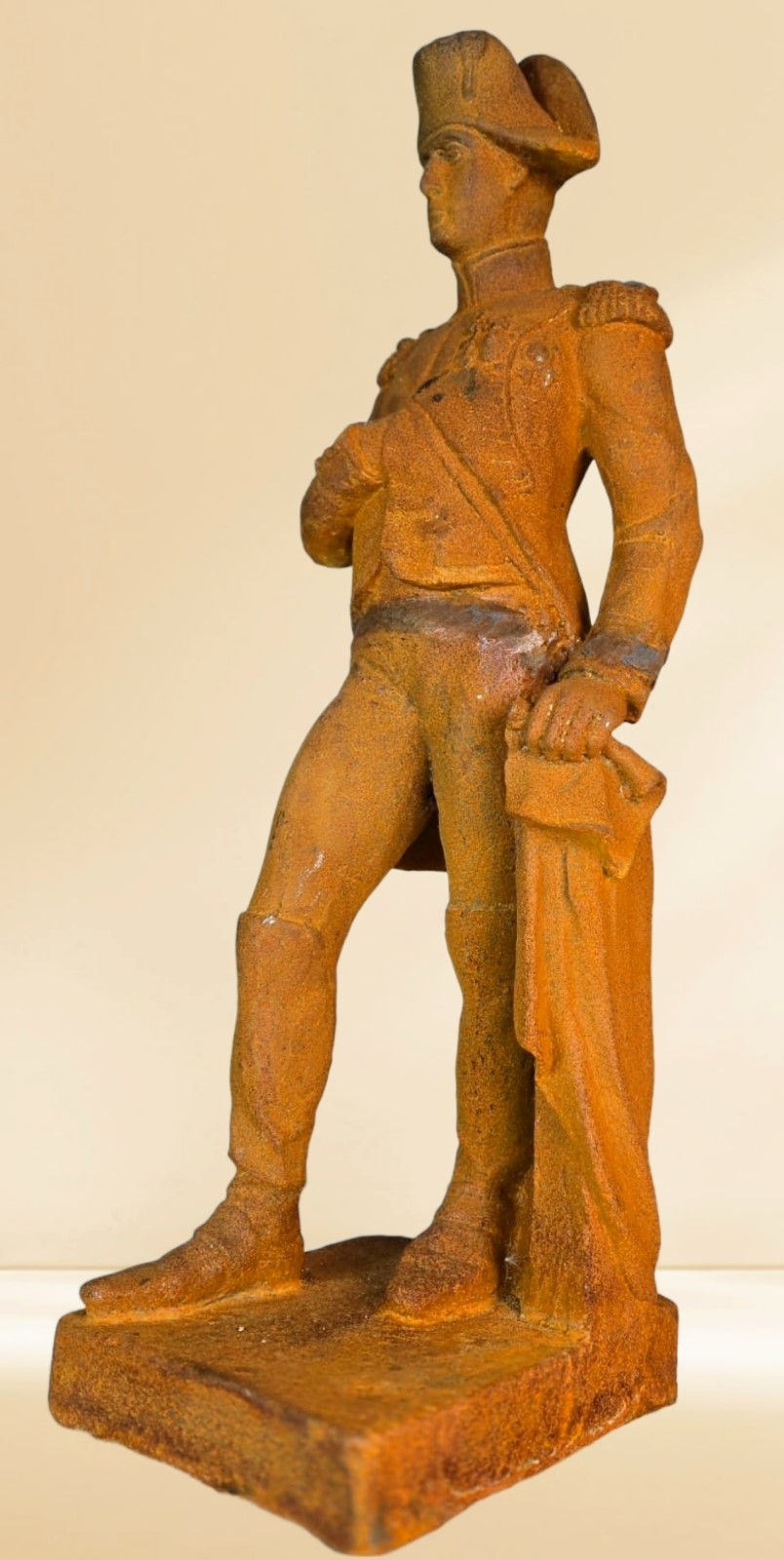 Miniatura: Żeliwna figura „Napoleon” 56 cm – Stylowa ozdoba