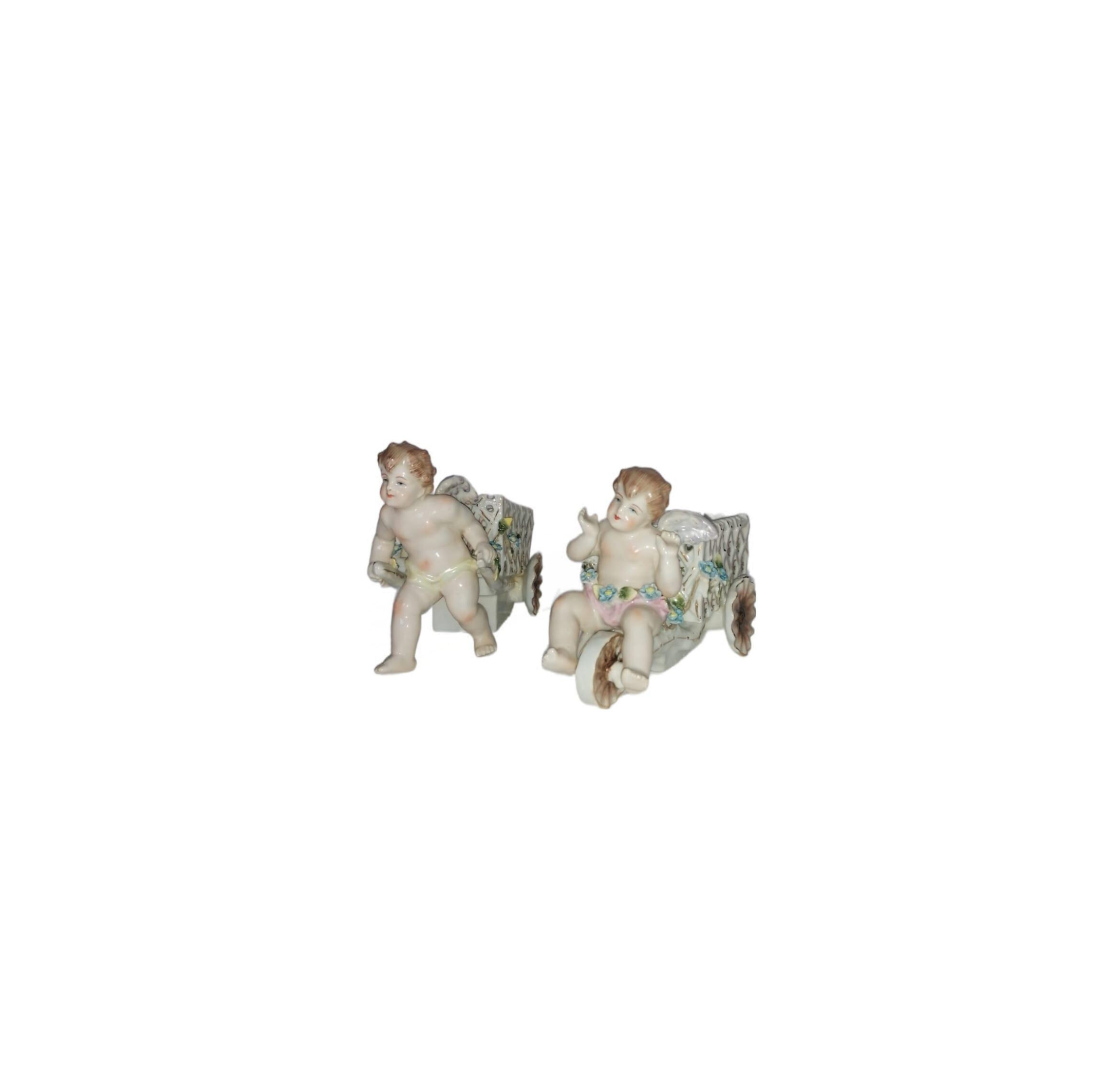 Porcelanowa Figurka – Koszyczek z Amorkiem - para