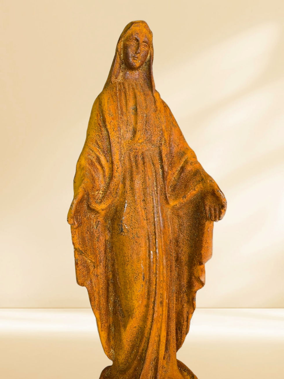 Miniatura: Żeliwna figura Madonny – Elegancka dekoracja