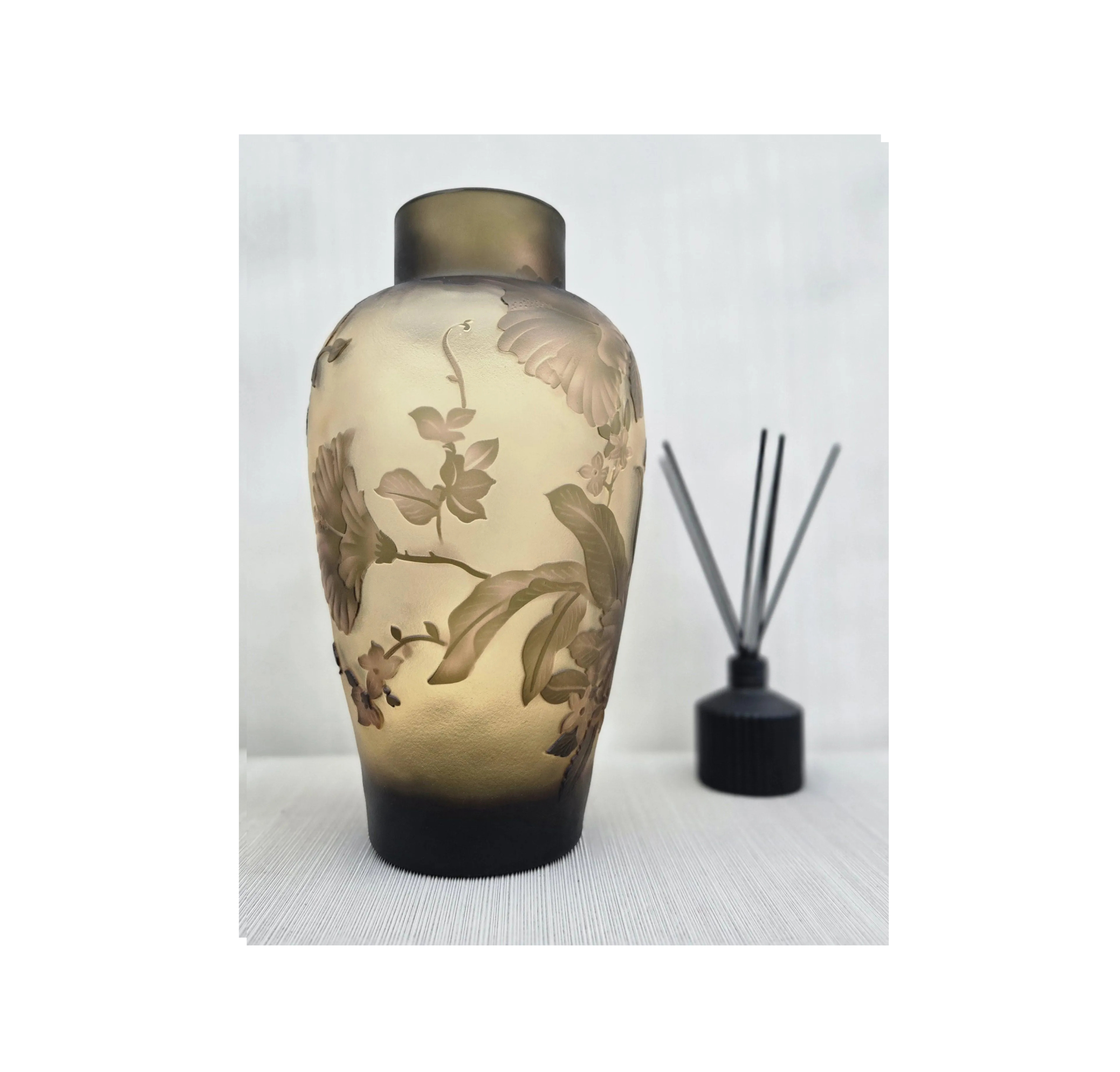 Elegancki Wazon "Kwiaty" – Ręcznie Grawerowane Szkło