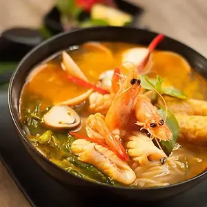 17. BUN THAI HAI SAN