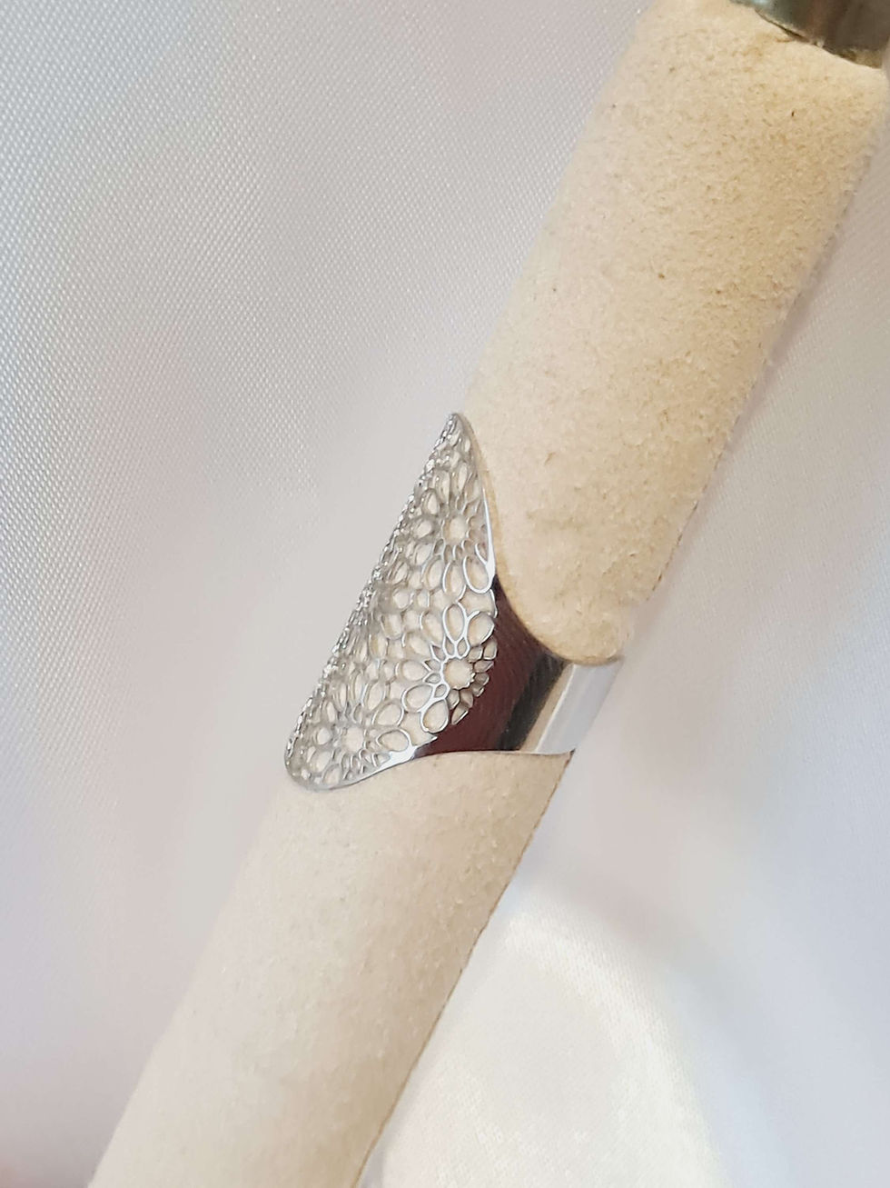 Thumbnail: Bague effet broderie