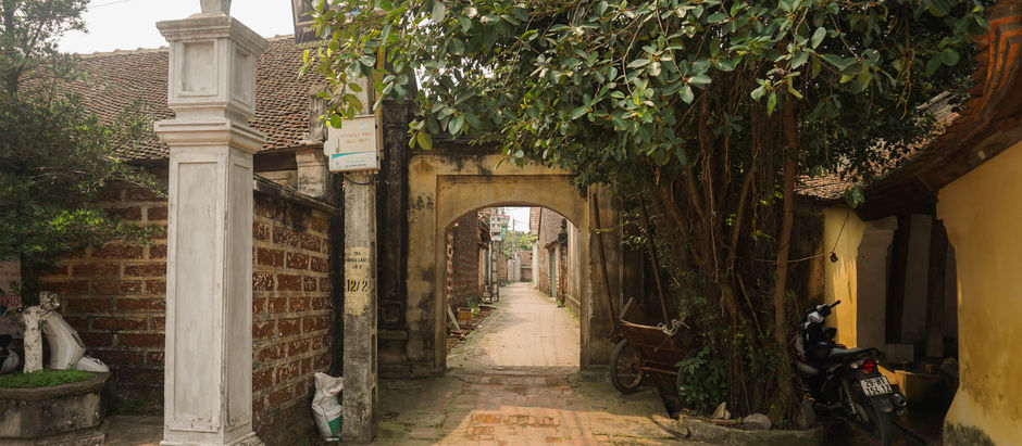 DUONG LAM VILLAGE: RUSTIC SOUL REMAINS IN A TOURIST SPOT