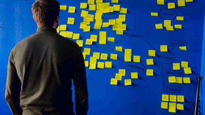 ما هو العصف الذهني وكيف يمكن أن يساعدك في عملك؟