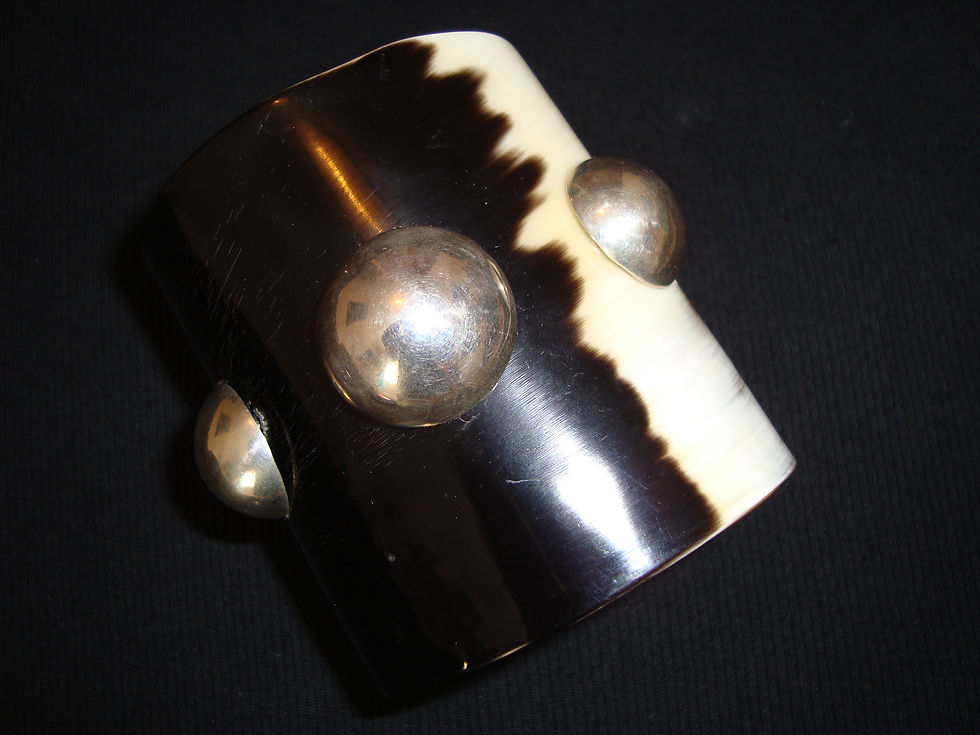Gd bracelet noir et blanc+boules argent.jpg