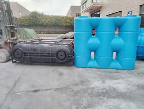 plastic water tank.jpg