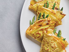 Galettes de sarrasin roulées aux asperges & ricotta citronnée