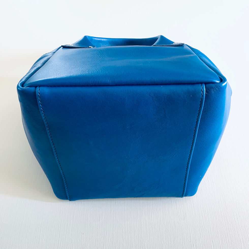 サムネイル： Leather Handbag＜CUBE＞　Blue(青)
