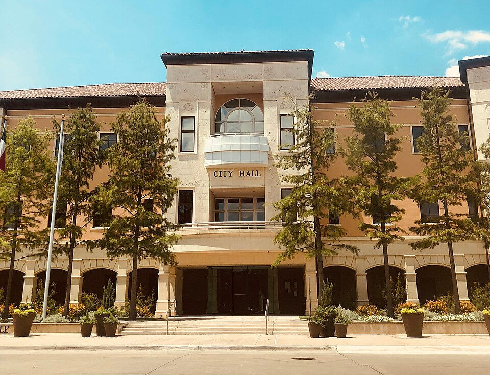 960px-Colleyville_City_Hall-July_2018.jpeg