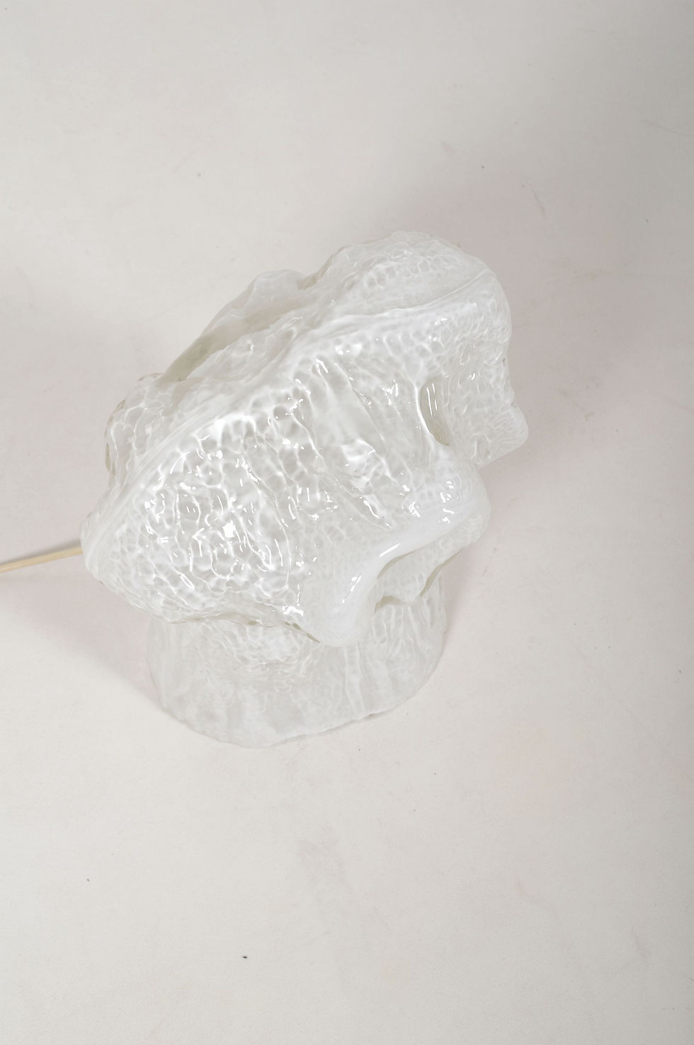 Thumbnail: Italiaanse lamp Osso ontworpen door Carlo Nason voor Mazzega, jaren '70