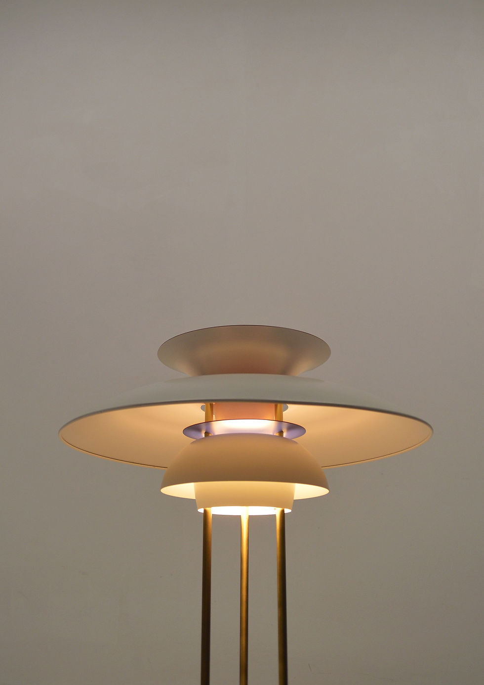 Thumbnail: PH 5 tafellamp ontworpen door Poul Henningsen voor Louis Poulsen, jaren '60