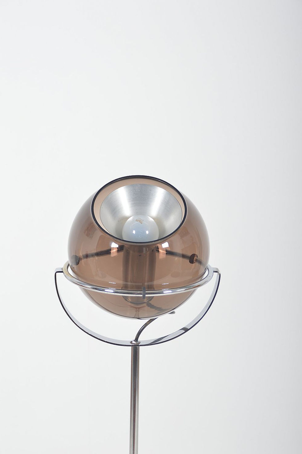 Thumbnail: Design Globe vloerlamp 'D-2000' ontworpen door Frank Lightelijn voor RAAK