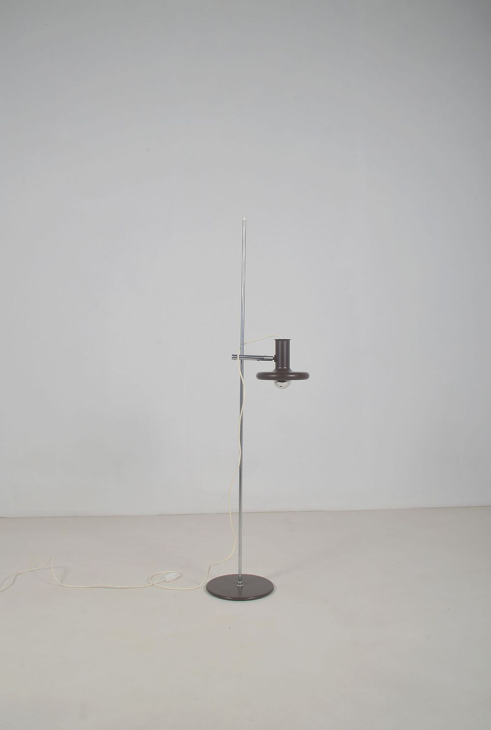 Thumbnail: Deense vloerlamp 'Optima 3' ontworpen door Hans Due voor Fog & Mørup, jaren '70