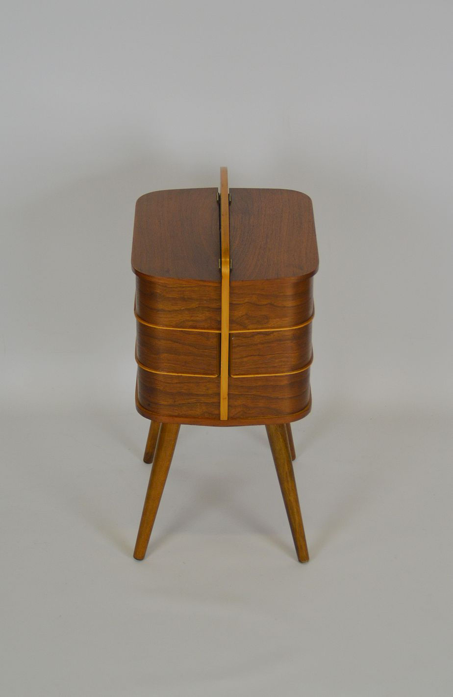 Thumbnail: Scandinavische mid-century naaikist van Hans Wegner, jaren '50