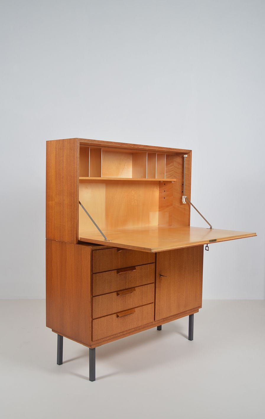Thumbnail: Vintage secretaire uit de jaren '70