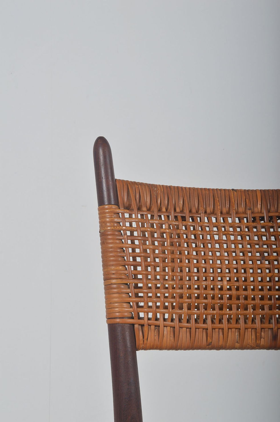 Thumbnail: Vintage stoel in teak met vlechtwerk in rotan, jaren '60