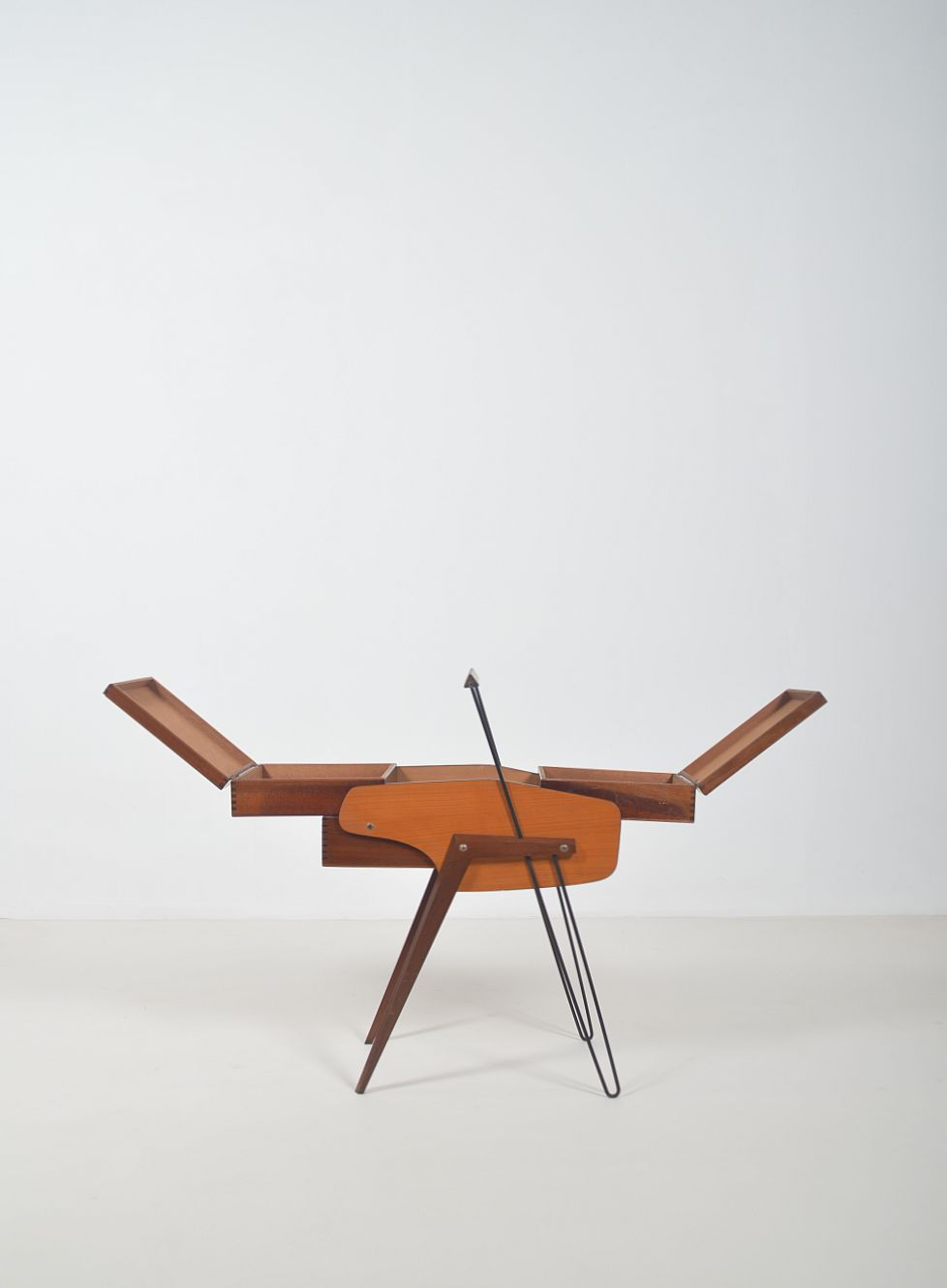 Thumbnail: Vintage naaikoffer in Atomic stijl, jaren '50