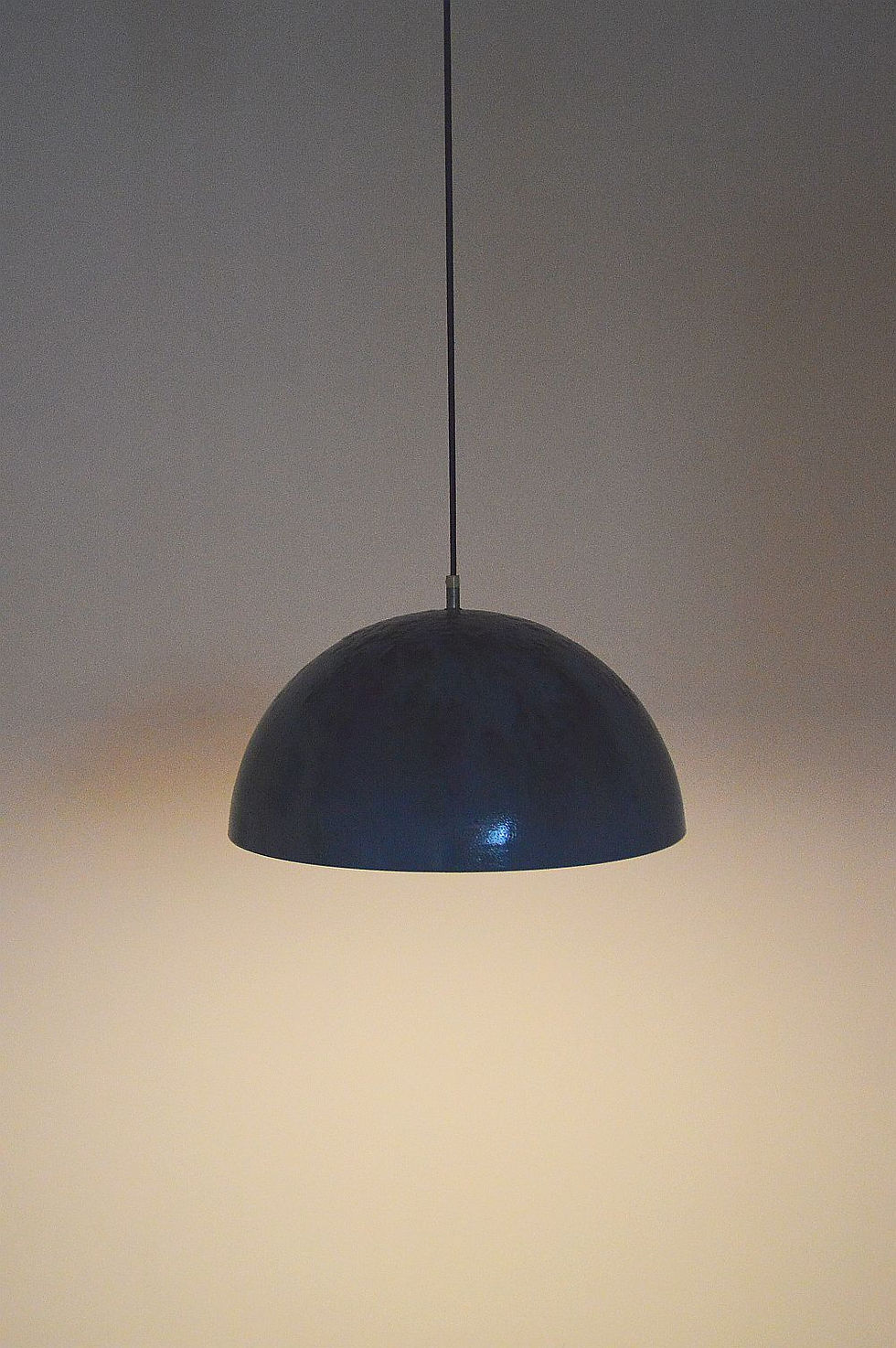 Thumbnail: Mid century hanglamp in emaille, jaren '70