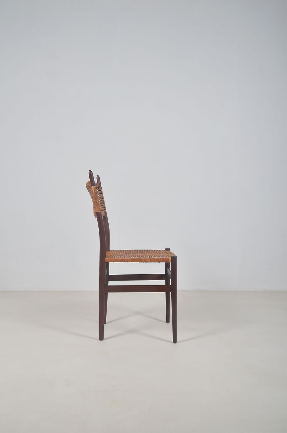 Thumbnail: Vintage stoel in teak met vlechtwerk in rotan, jaren '60