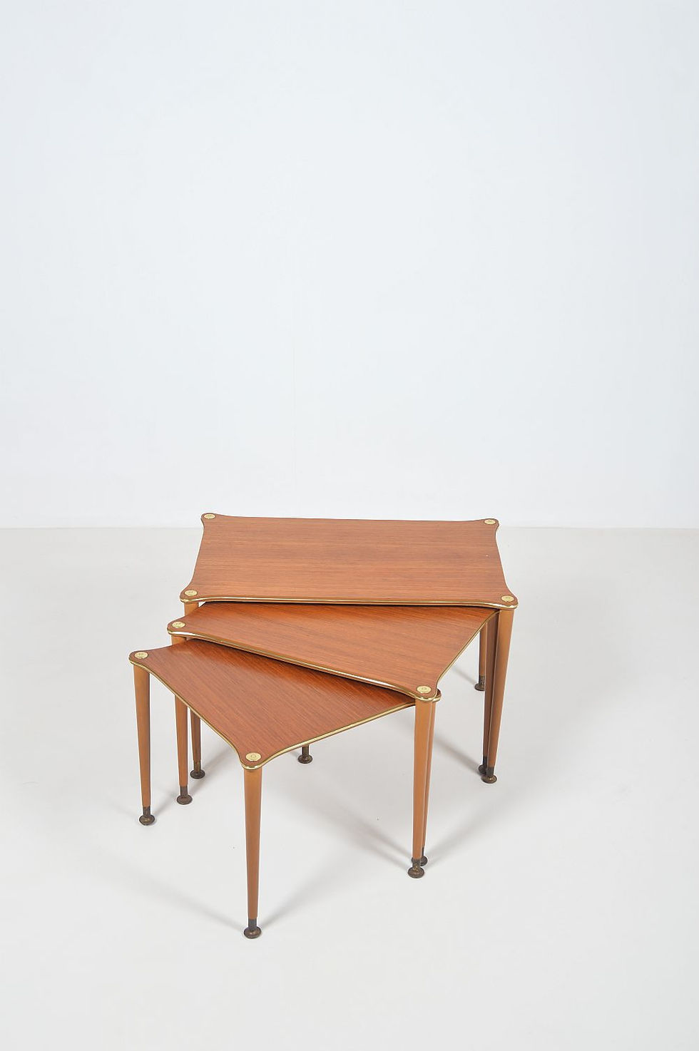 Set nesttafels met mooie vormgeving, jaren '60