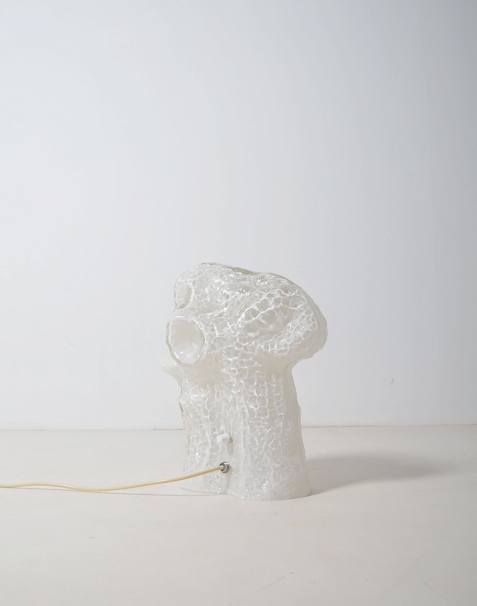 Thumbnail: Italiaanse lamp Osso ontworpen door Carlo Nason voor Mazzega, jaren '70