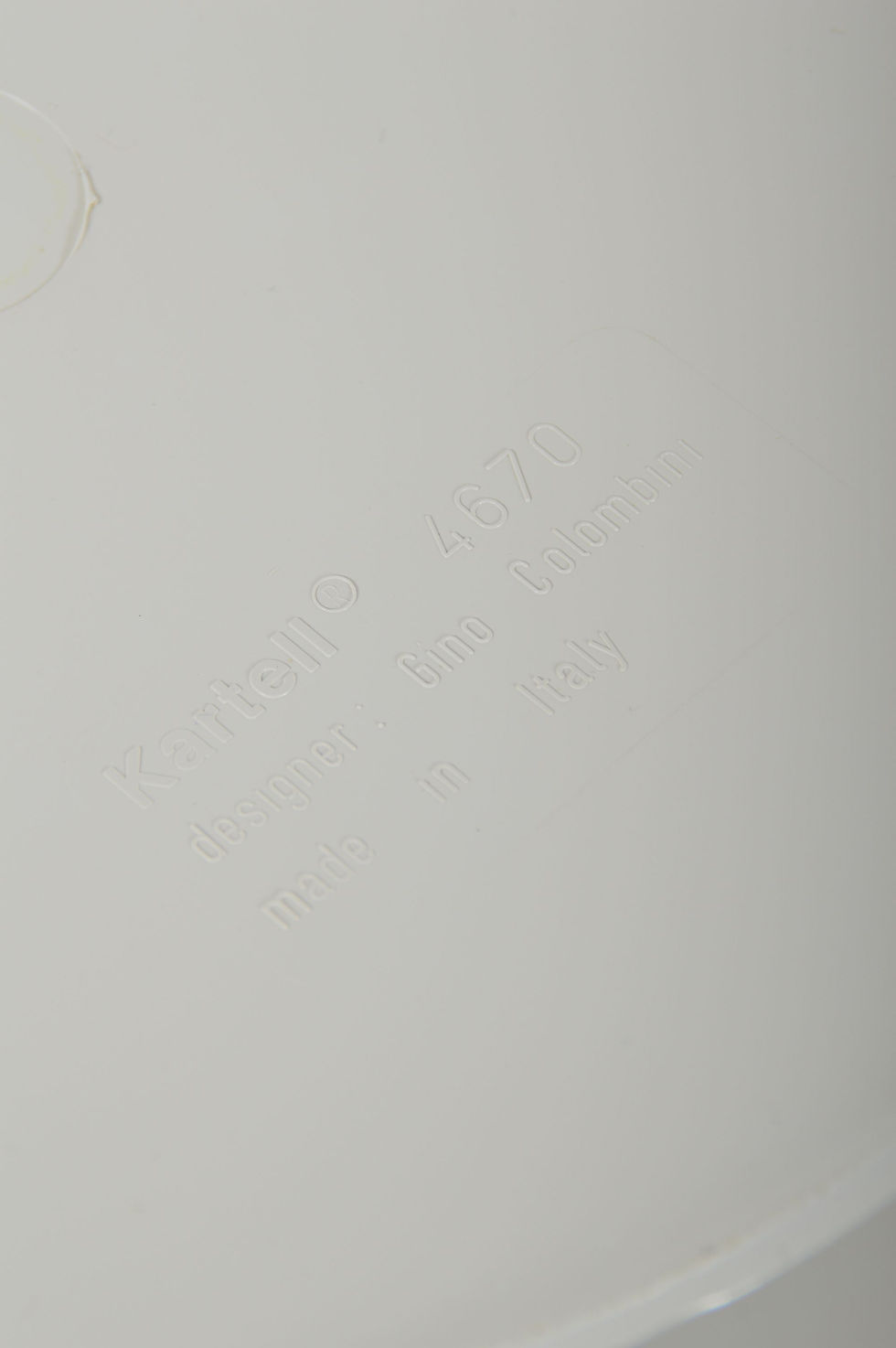 Thumbnail: Italiaanse prullenmand model 4670 door Gino Colombini voor Kartell