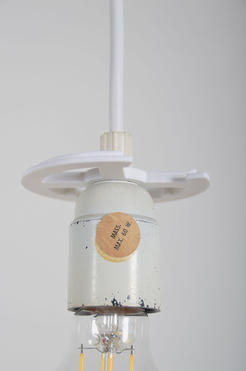 Thumbnail: Space age UFO hanglamp 'Bug Eye' (wit) van Massive, jaren '70