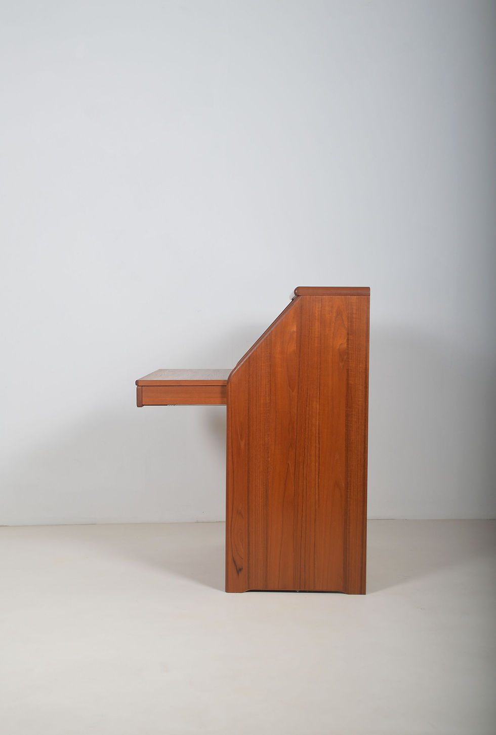 Thumbnail: Deense secretaire in teak van Dyrlund, jaren '60