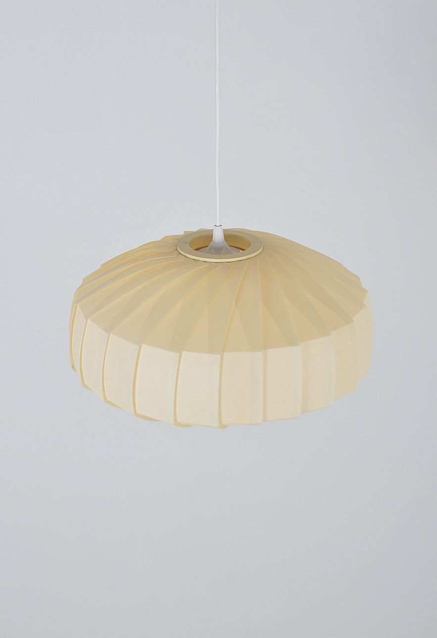 Thumbnail: Deense UFO-vormige hanglamp ontworpen door Lars Schiøler voor Høyrup, jaren '60