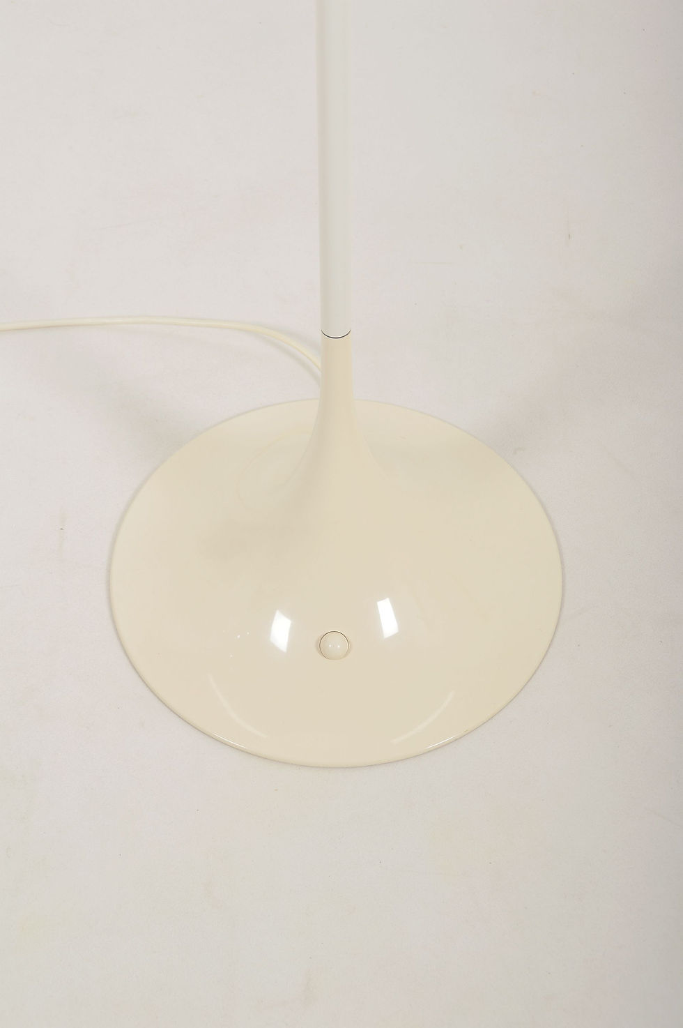 Thumbnail: Panthella vloerlamp ontworpen door Verner Panton voor Louis Poulsen, jaren '70