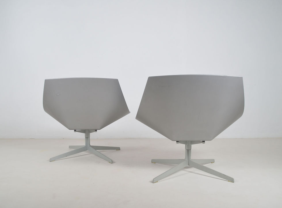 Thumbnail: Set Space lounge zetels ontworpen door Jehs + Laub voor Fritz Hansen, 2007