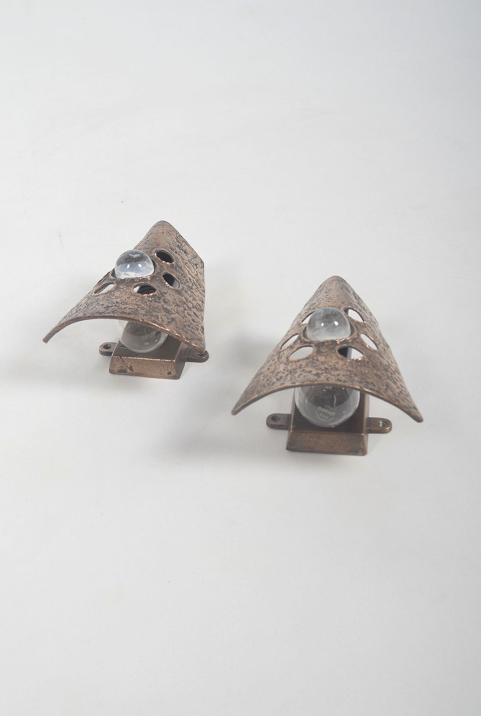 Thumbnail: Set Brutalist muurlampen in brons, jaren '60