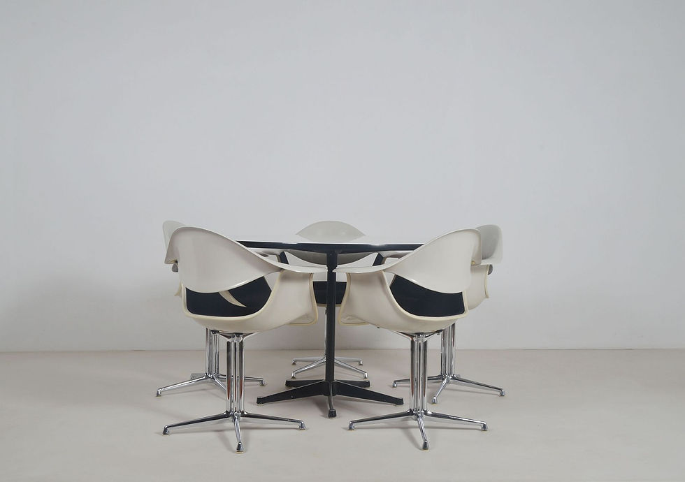 Tafel van Eames en 5 stoelen van George Nelson voor Herman Miller, jaren '60