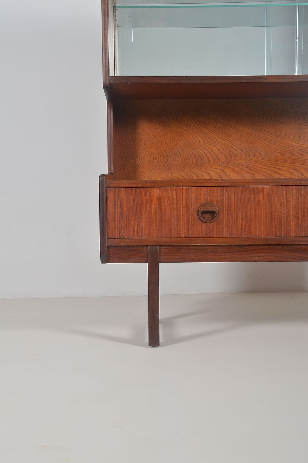 Thumbnail: Vintage wandkast van Turnidge of London, jaren '60