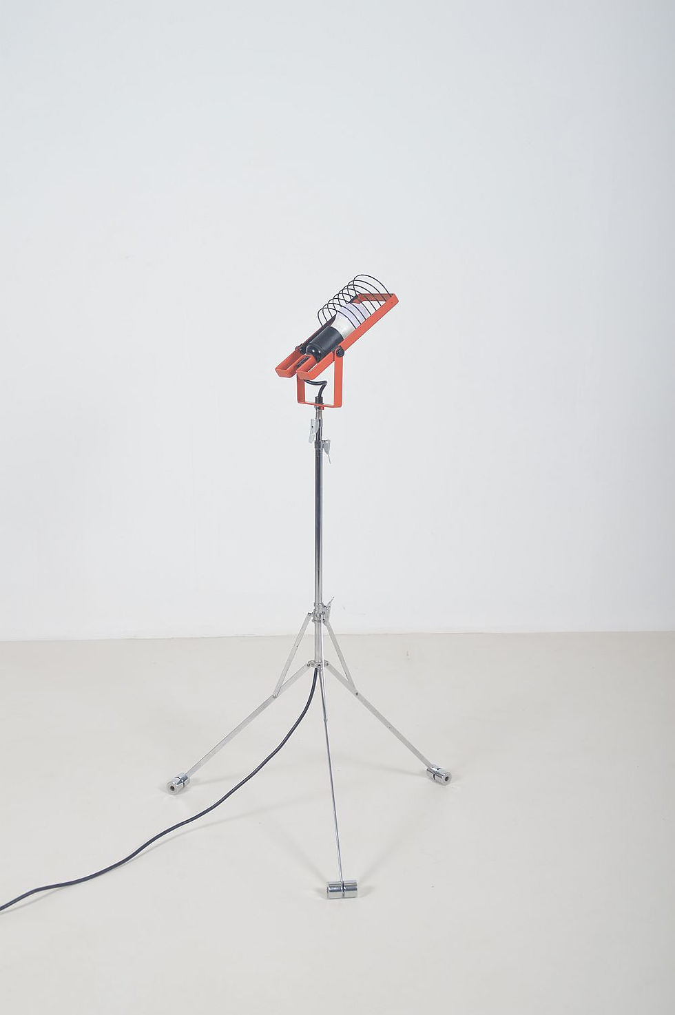 Thumbnail: Design vloerlamp 'Sintesi' ontworpen door Ernesto Gismondi voor Artemide, 1975