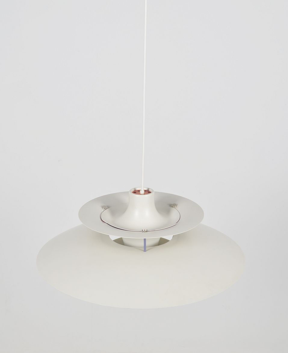 Thumbnail: Deense hanglamp 'PH5' (wit) door Poul Henningsen voor Louis Poulsen