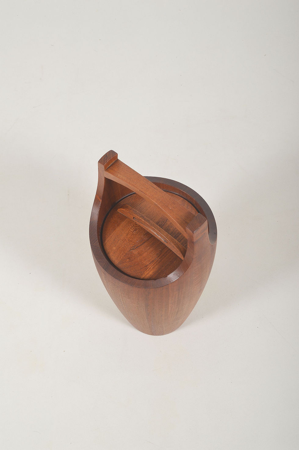 Thumbnail: Deense ijsemmer 'Congo' door Jens Quistgaard voor Dansk Design, jaren '50