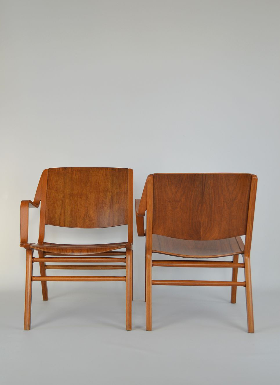 Thumbnail: Zeldzaam duo stoelen van Peter Hvidt & Orla Mølgaard Nielsen voor Fritz Hansen