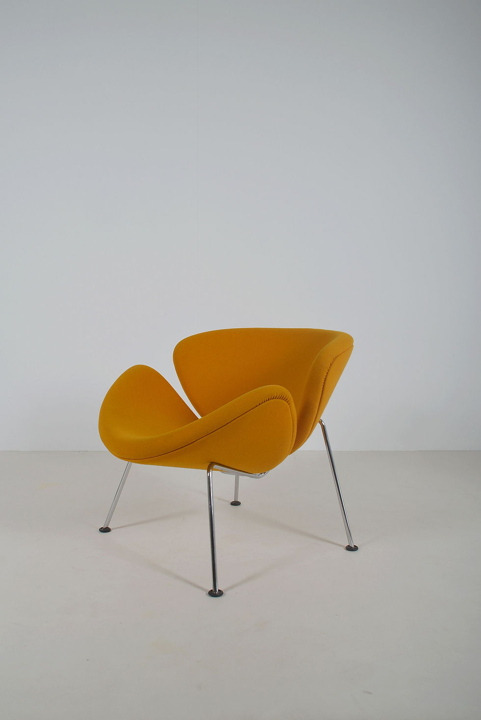 Thumbnail: Orange Slice ontworpen door Pierre Paulin voor Artifort