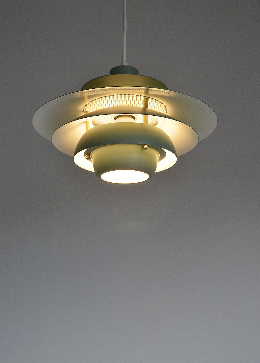 Thumbnail: Deense hanglamp 'Alexia' van Jeka Metaltryk, jaren '80