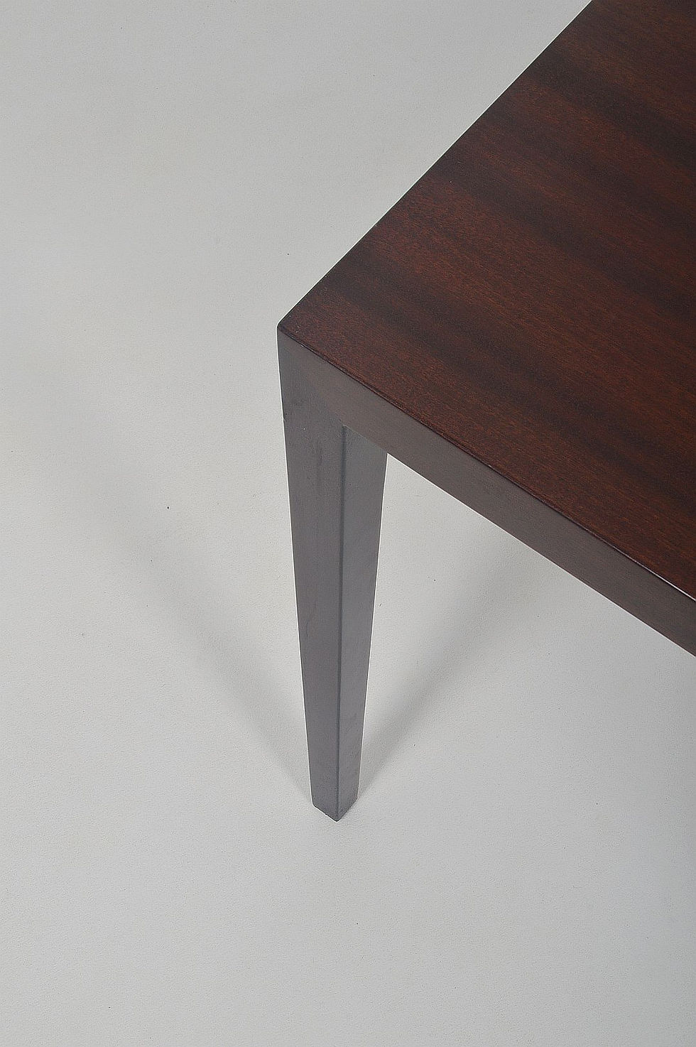Thumbnail: Deense houten bijzettafel van Severin Hansen voor Haslev, jaren '60
